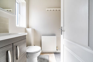 Ensuite- click for photo gallery